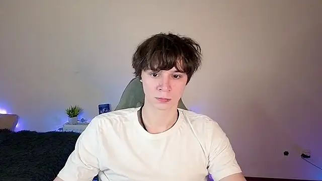 AnthonyCuutie online show from 05/25/26, 04:51