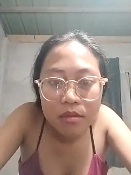 Snapshot of angelpinay44 chatting on 03/02/26, 12:01 angelpinay44 online show from 03/02/26, 12:01