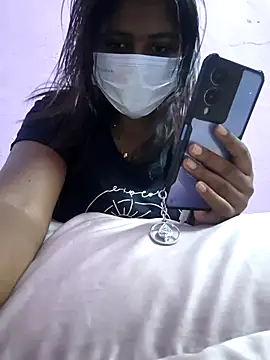 Snapshot of mithratamil chatting on 03/27/26, 06:18 mithratamil online show from 03/27/26, 06:18