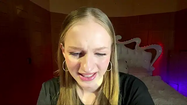 Anika Socutehe online show from 04/04/26, 05:10