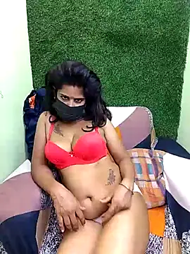 Snapshot of Tinaa_baby chatting on 03/13/26, 12:39 Tinaa baby online show from 03/13/26, 12:39