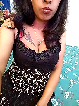 Snapshot of Tinaa_baby chatting on 04/01/26, 07:42 Tinaa baby online show from 04/01/26, 07:42