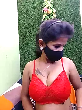 Snapshot of Tinaa_baby chatting on 04/17/26, 06:33 Tinaa baby online show from 04/17/26, 06:33