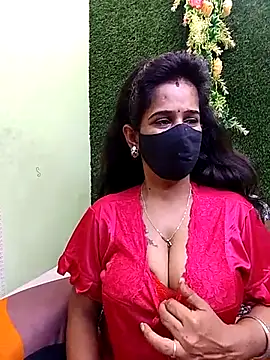 Snapshot of Tinaa_baby chatting on 04/19/26, 09:41 Tinaa baby online show from 04/19/26, 09:41