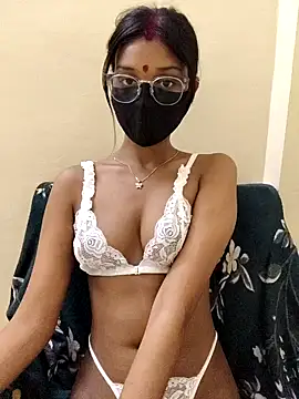 Snapshot of MAYA_BED_GIRL chatting on 04/24/26, 07:16 MAYA BED GIRL online show from 04/24/26, 07:16