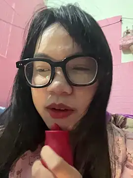 Leeeeiu online show from 04/24/26, 03:14