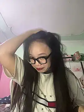 Leeeeiu online show from 05/21/26, 03:08