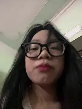 Leeeeiu online show from 05/27/26, 03:20