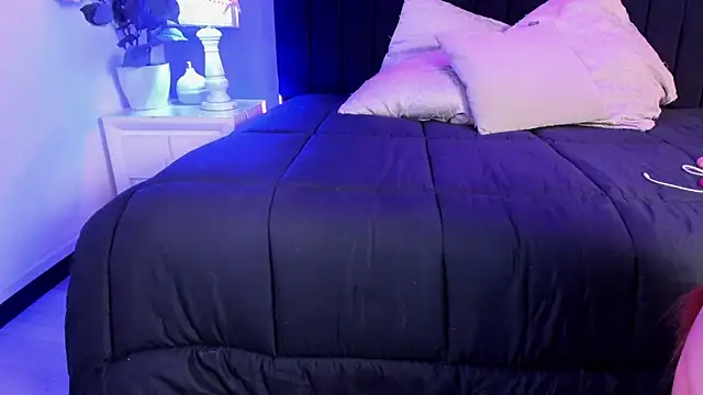 Snapshot of scarlett_leex_ chatting on 03/22/26, 02:04 scarlett leex online show from 03/22/26, 02:04