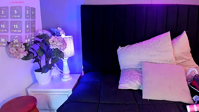 Snapshot of scarlett_leex_ chatting on 04/11/26, 03:44 scarlett leex online show from 04/11/26, 03:44