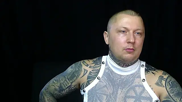 Snapshot of devilWithTats chatting on 03/14/26, 08:31 devilWithTats online show from 03/14/26, 08:31