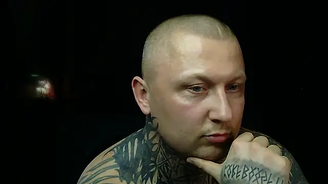 Snapshot of devilWithTats chatting on 03/26/26, 12:11 devilWithTats online show from 03/26/26, 12:11