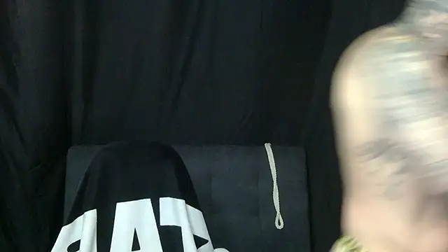 Snapshot of devilWithTats chatting on 03/27/26, 11:21 devilWithTats online show from 03/27/26, 11:21