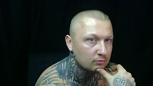 Snapshot of devilWithTats chatting on 03/29/26, 08:14 devilWithTats online show from 03/29/26, 08:14