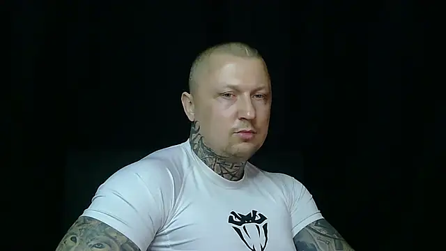 Snapshot of devilWithTats chatting on 04/19/26, 08:02 devilWithTats online show from 04/19/26, 08:02