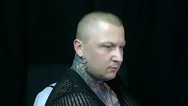 Snapshot of devilWithTats chatting on 04/23/26, 12:15 devilWithTats online show from 04/23/26, 12:15