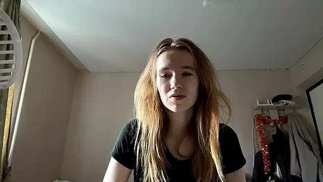 Snapshot of LeomaJee chatting on 07/12/26, 01:13 LeomaJee online show from 07/12/26, 01:13