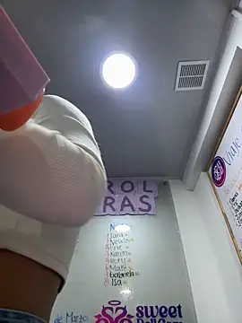 Snapshot of __Nahomy chatting on 03/25/26, 11:38 Nahomy online show from 03/25/26, 11:38