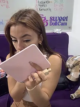 Snapshot of __Nahomy chatting on 04/06/26, 12:06 Nahomy online show from 04/06/26, 12:06