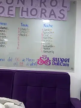 Snapshot of __Nahomy chatting on 04/07/26, 11:32 Nahomy online show from 04/07/26, 11:32