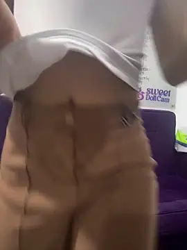 Snapshot of __Nahomy chatting on 04/10/26, 11:37 Nahomy online show from 04/10/26, 11:37