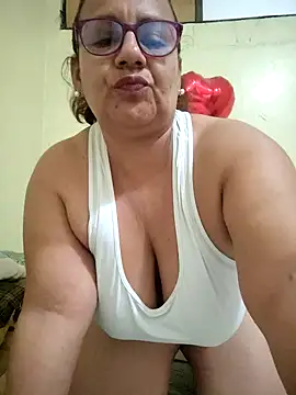 Snapshot of Roxy_77 chatting on 03/04/26, 02:39 Roxy 77 online show from 03/04/26, 02:39