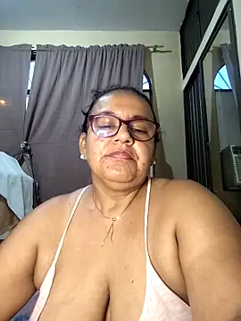 Snapshot of Roxy_77 chatting on 03/08/26, 11:25 Roxy 77 online show from 03/08/26, 11:25