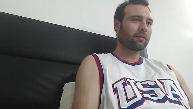 Snapshot of CarterHott chatting on 04/27/26, 11:58 CarterHott online show from 04/27/26, 11:58