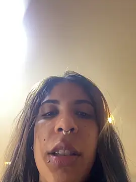 Snapshot of VioletaHills_ chatting on 04/23/26, 12:40 VioletaHills online show from 04/23/26, 12:40