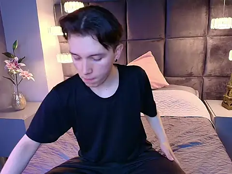 hollannd  online show from 05/27/26, 03:31