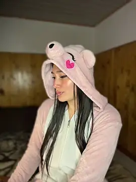 Miss Dani online show from 04/17/26, 04:37