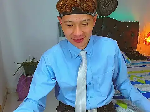 Snapshot of _Santi2 chatting on 03/20/26, 03:22 Santi2 online show from 03/20/26, 03:22