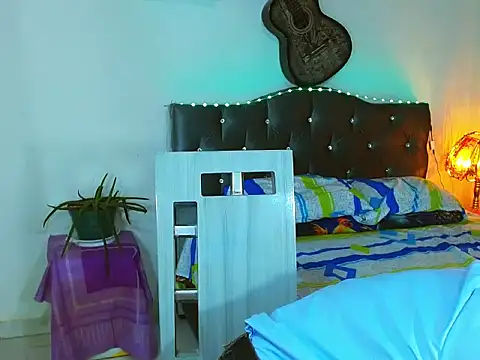 Snapshot of _Santi2 chatting on 03/27/26, 07:25 Santi2 online show from 03/27/26, 07:25