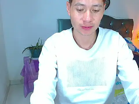 Snapshot of _Santi2 chatting on 04/02/26, 10:07 Santi2 online show from 04/02/26, 10:07