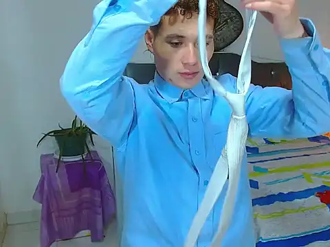 Snapshot of _Santi2 chatting on 04/05/26, 12:30 Santi2 online show from 04/05/26, 12:30