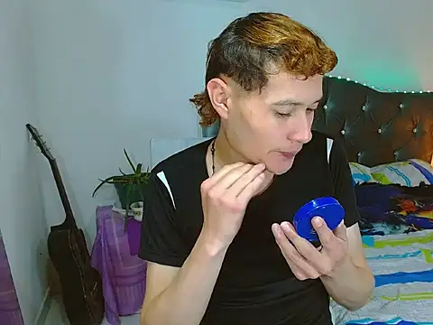 Snapshot of _Santi2 chatting on 04/10/26, 12:49 Santi2 online show from 04/10/26, 12:49