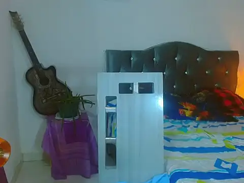 Snapshot of _Santi2 chatting on 04/11/26, 11:09 Santi2 online show from 04/11/26, 11:09