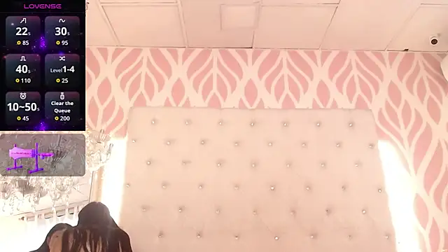 Snapshot of SolAvelary chatting on 04/07/26, 12:27 SolAvelary online show from 04/07/26, 12:27