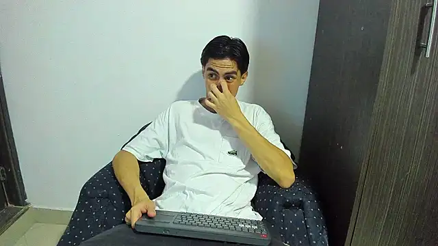 Snapshot of Daniel_Rochax chatting on 03/20/26, 12:32 Daniel Rochax online show from 03/20/26, 12:32