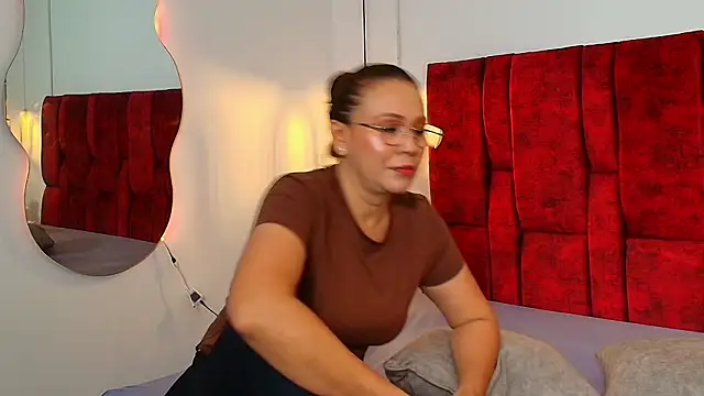 Snapshot of _Monaliza_ chatting on 03/28/26, 12:16 Monaliza online show from 03/28/26, 12:16