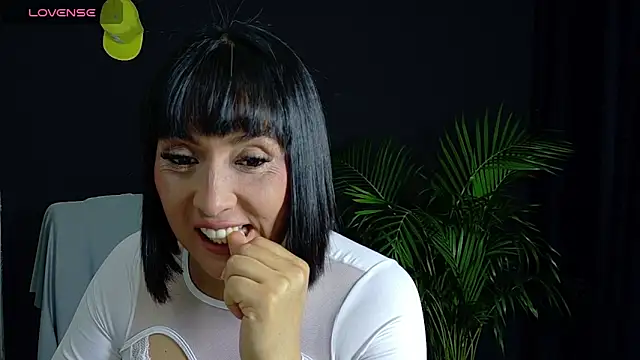 Valeriaa cruz online show from 03/02/26, 11:39