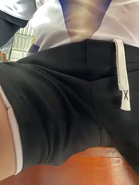 Snapshot of hoang15075 chatting on 03/18/26, 01:09 hoang15075 online show from 03/18/26, 01:09