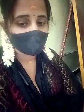 Snapshot of Tamil_Rani- chatting on 03/17/26, 06:28 Tamil Rani- online show from 03/17/26, 06:28