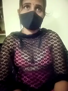 Snapshot of Tamil_Rani- chatting on 03/20/26, 10:03 Tamil Rani- online show from 03/20/26, 10:03