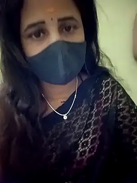 Snapshot of Tamil_Rani- chatting on 04/10/26, 07:29 Tamil Rani- online show from 04/10/26, 07:29