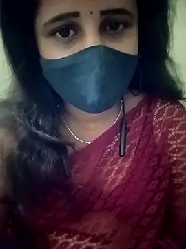 Snapshot of Tamil_Rani- chatting on 04/12/26, 11:21 Tamil Rani- online show from 04/12/26, 11:21