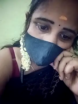 Snapshot of Tamil_Rani- chatting on 04/17/26, 12:13 Tamil Rani- online show from 04/17/26, 12:13