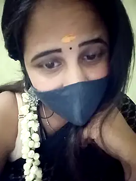 Snapshot of Tamil_Rani- chatting on 04/18/26, 05:17 Tamil Rani- online show from 04/18/26, 05:17