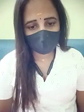 Snapshot of Tamil_Rani- chatting on 06/18/26, 09:36 Tamil Rani- online show from 06/18/26, 09:36