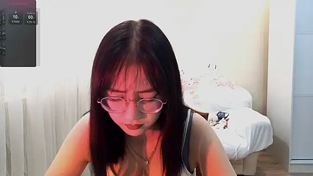 Snapshot of SolvedGlobe chatting on 06/26/26, 01:04 SolvedGlobe online show from 06/26/26, 01:04